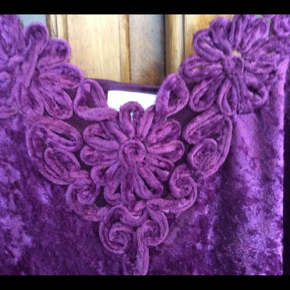 Negligee - Picture 2 of 3